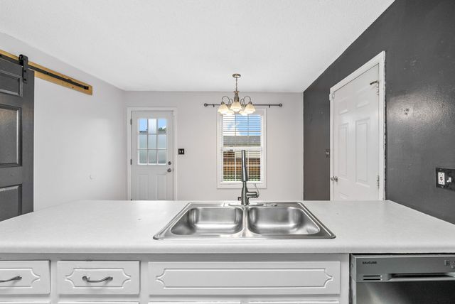 3452 Sandpiper Dr, Clarksville, TN 37042