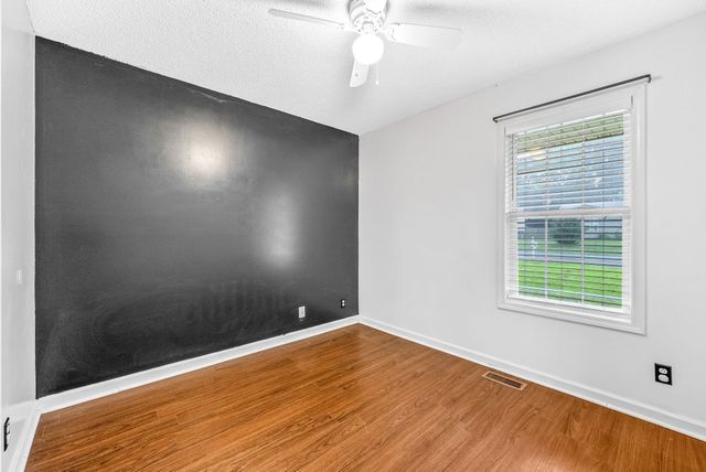 3452 Sandpiper Dr, Clarksville, TN 37042