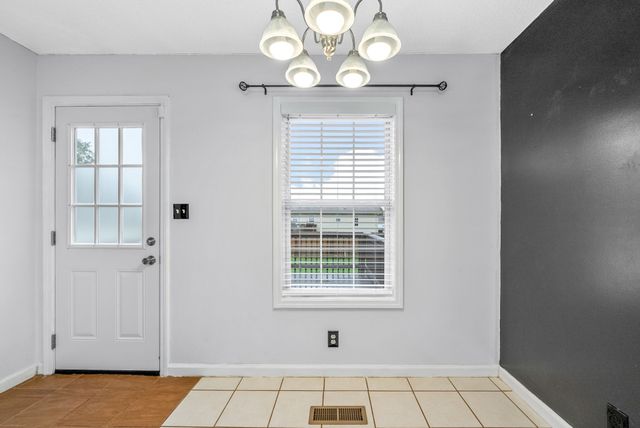 3452 Sandpiper Dr, Clarksville, TN 37042