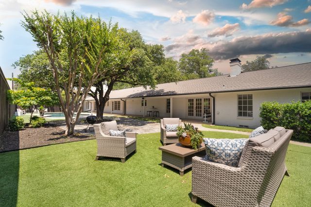 4336 Irvin Simmons Drive, Dallas, TX 75229