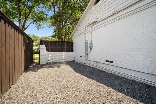 4336 Irvin Simmons Drive, Dallas, TX 75229