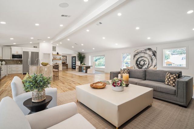 4336 Irvin Simmons Drive, Dallas, TX 75229