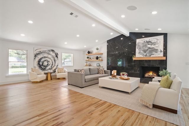 4336 Irvin Simmons Drive, Dallas, TX 75229