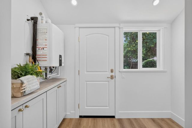 421 40th St, Sacramento, CA 95819