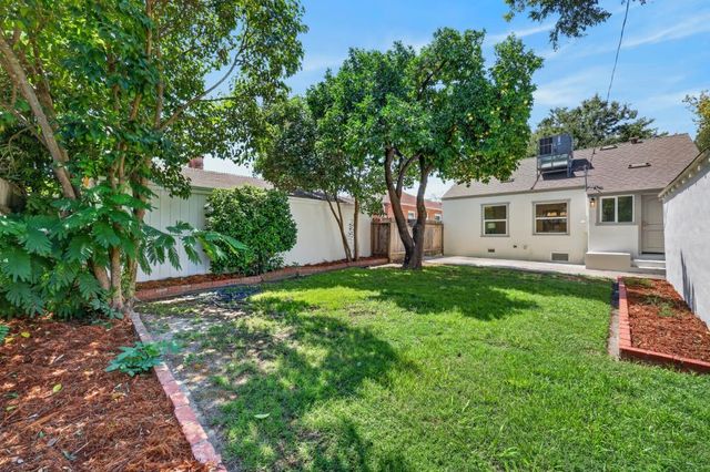 421 40th St, Sacramento, CA 95819