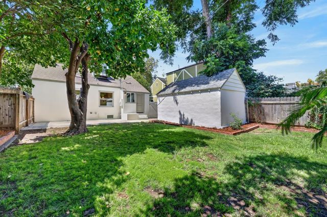 421 40th St, Sacramento, CA 95819
