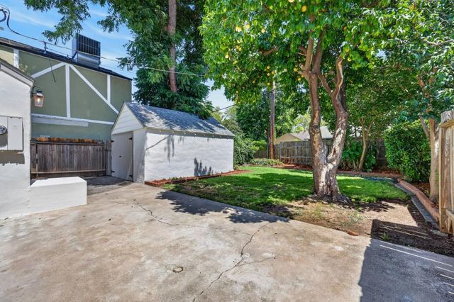421 40th St, Sacramento, CA 95819