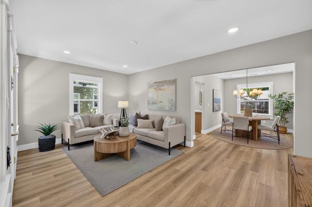 421 40th St, Sacramento, CA 95819