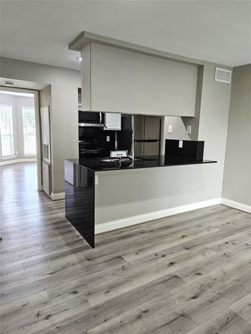 18617 Egret Bay Boulevard 507, Webster, TX 77058