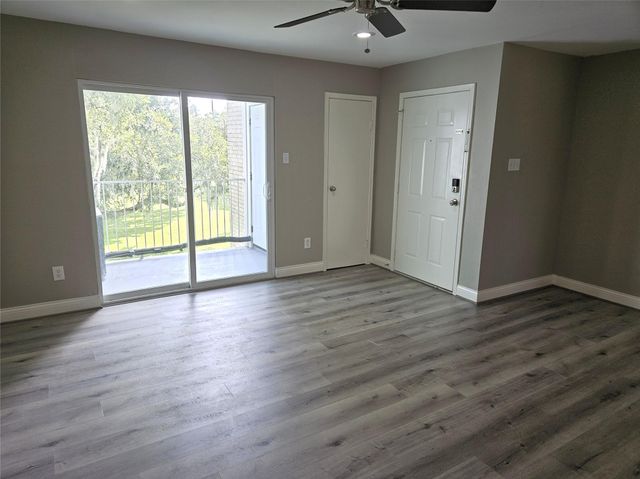 18617 Egret Bay Boulevard 507, Webster, TX 77058