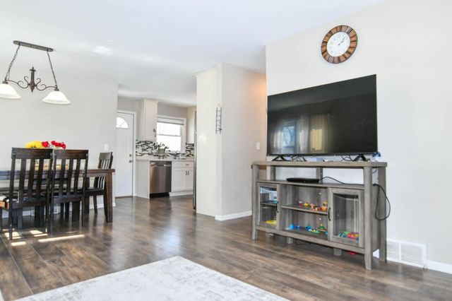 1207 19th Street S, Moorhead, MN 56560