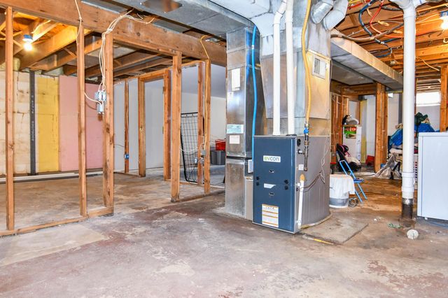 1207 19th Street S, Moorhead, MN 56560