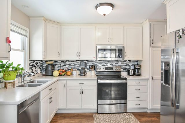 1207 19th Street S, Moorhead, MN 56560