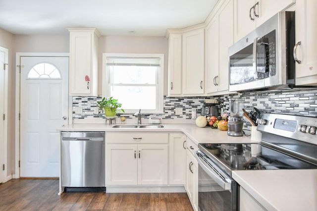 1207 19th Street S, Moorhead, MN 56560