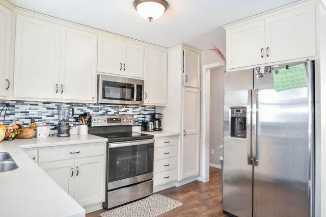 1207 19th Street S, Moorhead, MN 56560