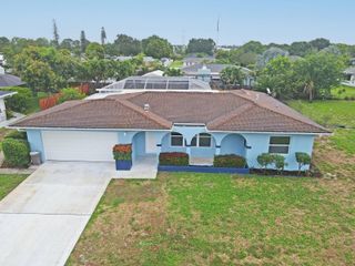 865 SE Tierra Court, Port St Lucie, FL 34983