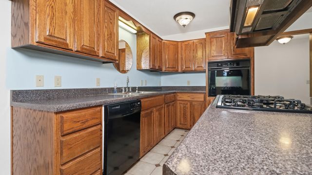 412 W 14th Street, Mountain Grove, MO 65711