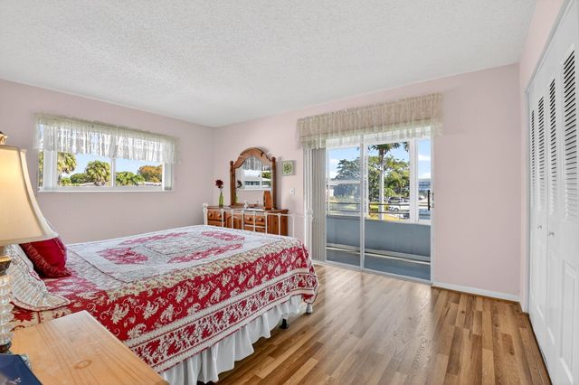 126 Kingswood F 126, West Palm Beach, FL 33417