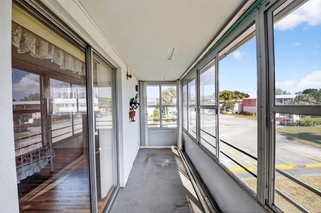 126 Kingswood F 126, West Palm Beach, FL 33417