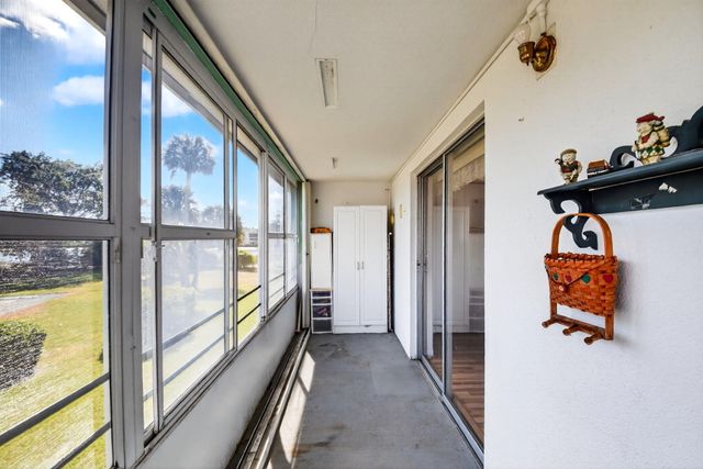 126 Kingswood F 126, West Palm Beach, FL 33417