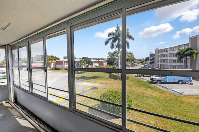 126 Kingswood F 126, West Palm Beach, FL 33417