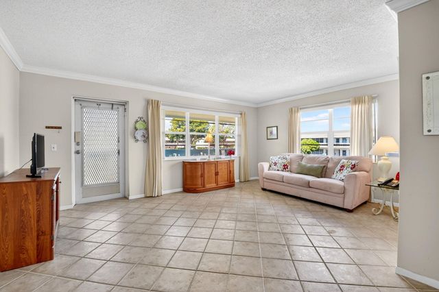 126 Kingswood F 126, West Palm Beach, FL 33417