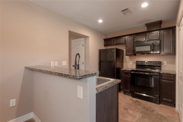 2002 20th Street 501, Huntsville, TX 77340