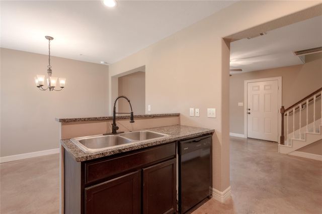 2002 20th Street 501, Huntsville, TX 77340