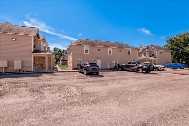 2002 20th Street 501, Huntsville, TX 77340
