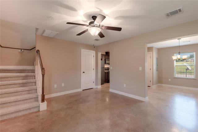 2002 20th Street 501, Huntsville, TX 77340