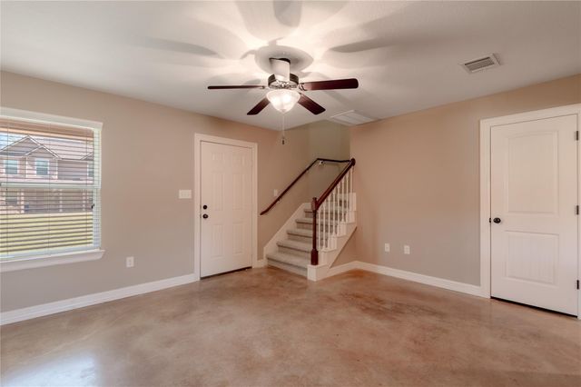 2002 20th Street 501, Huntsville, TX 77340