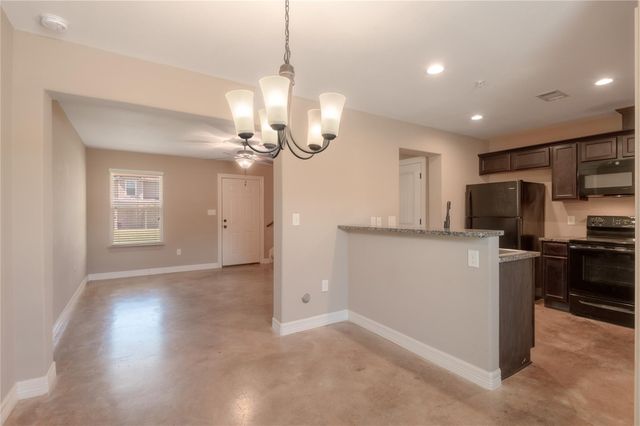 2002 20th Street 501, Huntsville, TX 77340