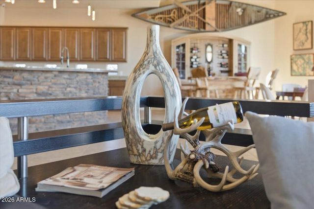 39410 N 7TH Street, Phoenix, AZ 85086