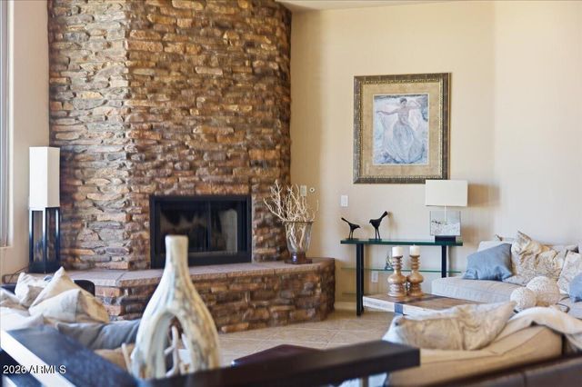 39410 N 7TH Street, Phoenix, AZ 85086