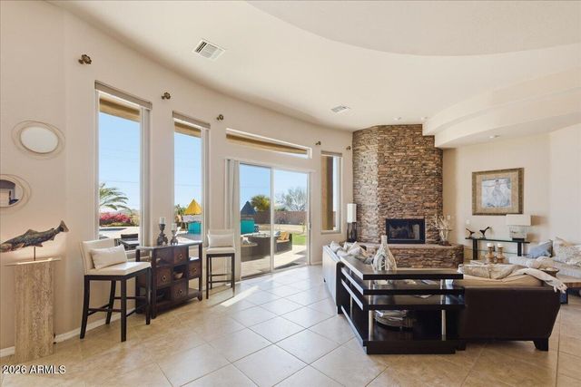 39410 N 7TH Street, Phoenix, AZ 85086