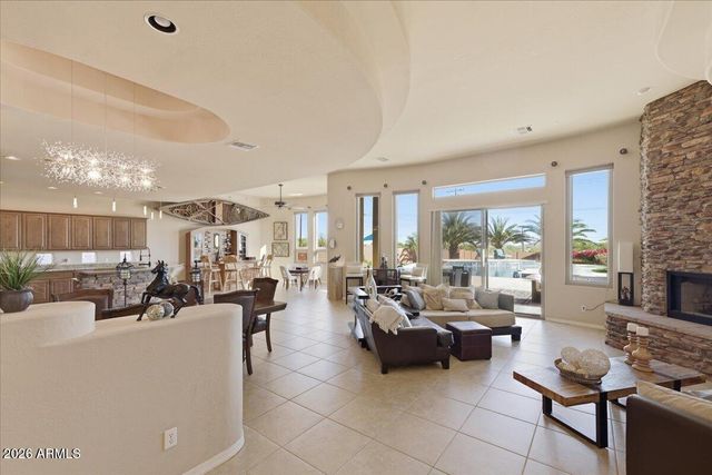 39410 N 7TH Street, Phoenix, AZ 85086