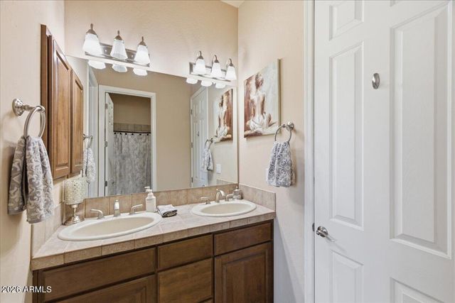 39410 N 7TH Street, Phoenix, AZ 85086