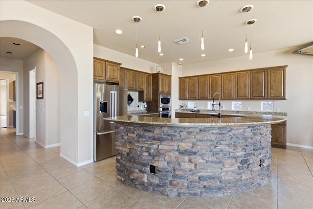 39410 N 7TH Street, Phoenix, AZ 85086