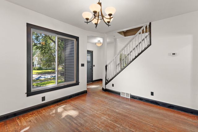 1723 Hewitt Avenue, Saint Paul, MN 55104