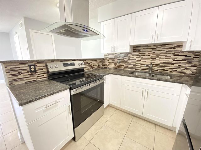 424 W 5TH STREET, Apopka, FL 32703