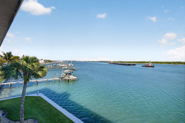 1630 Seaway Drive 304, Fort Pierce, FL 34949