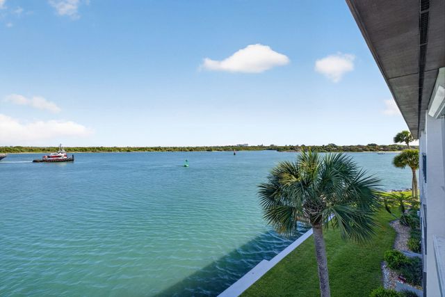 1630 Seaway Drive 304, Fort Pierce, FL 34949