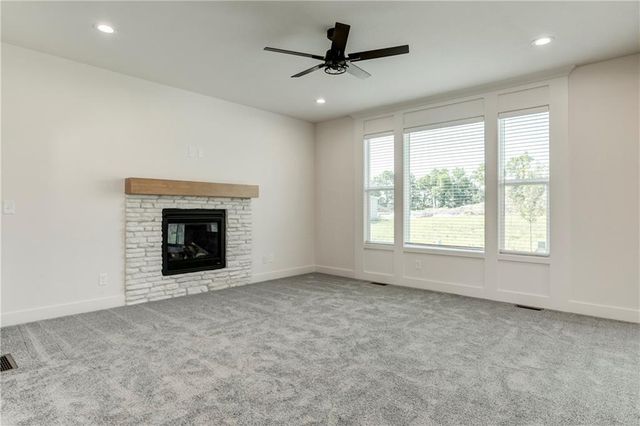 19007 W 170th Terrace, Olathe, KS 66062