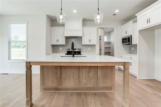 19007 W 170th Terrace, Olathe, KS 66062