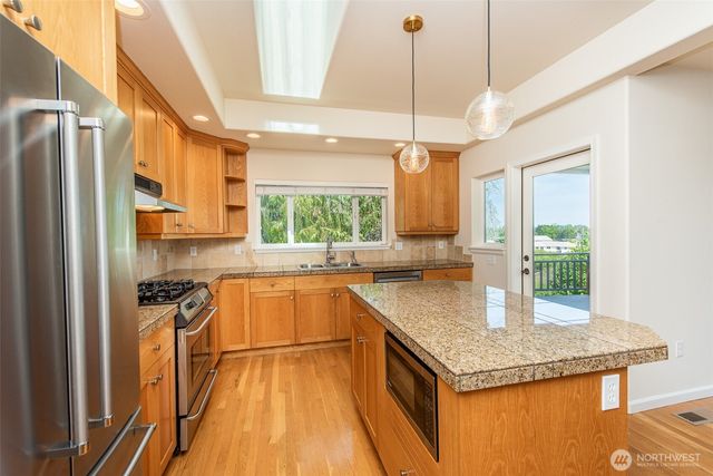 131 Moonlight Drive, Sequim, WA 98382