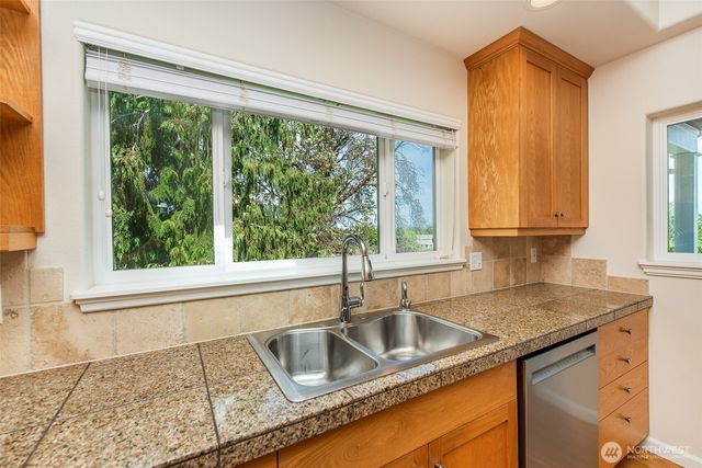 131 Moonlight Drive, Sequim, WA 98382