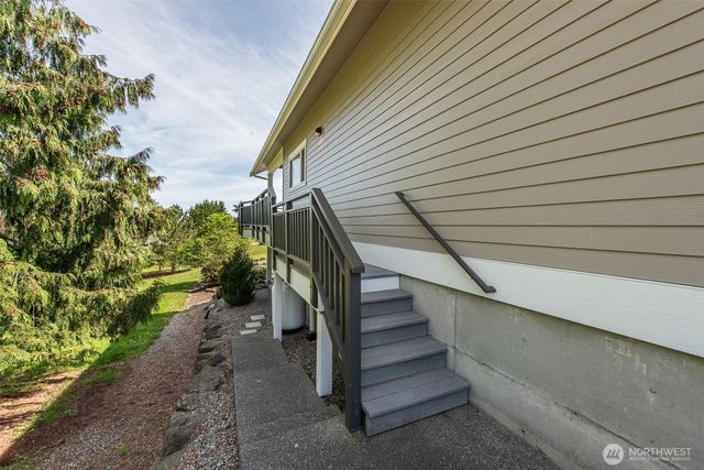 131 Moonlight Drive, Sequim, WA 98382