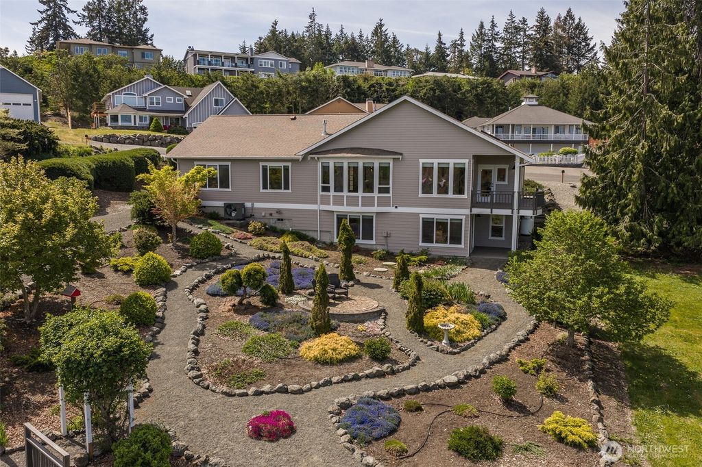 131 Moonlight Drive, Sequim, WA 98382