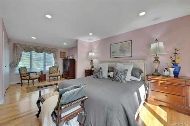 2 Meadowwood Lane, Rye, NY 10580