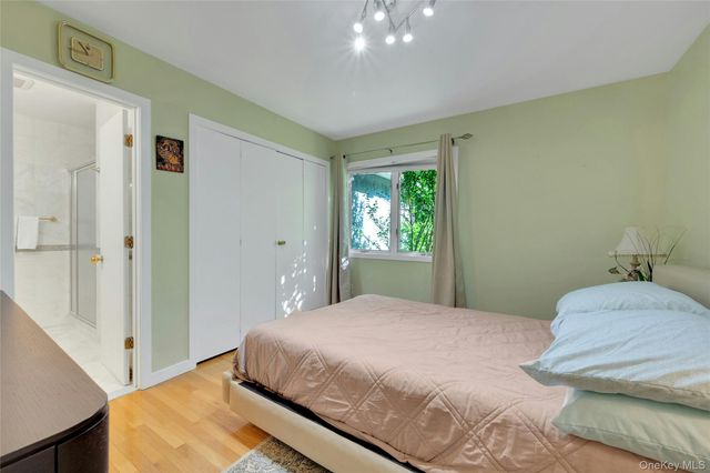 2 Meadowwood Lane, Rye, NY 10580